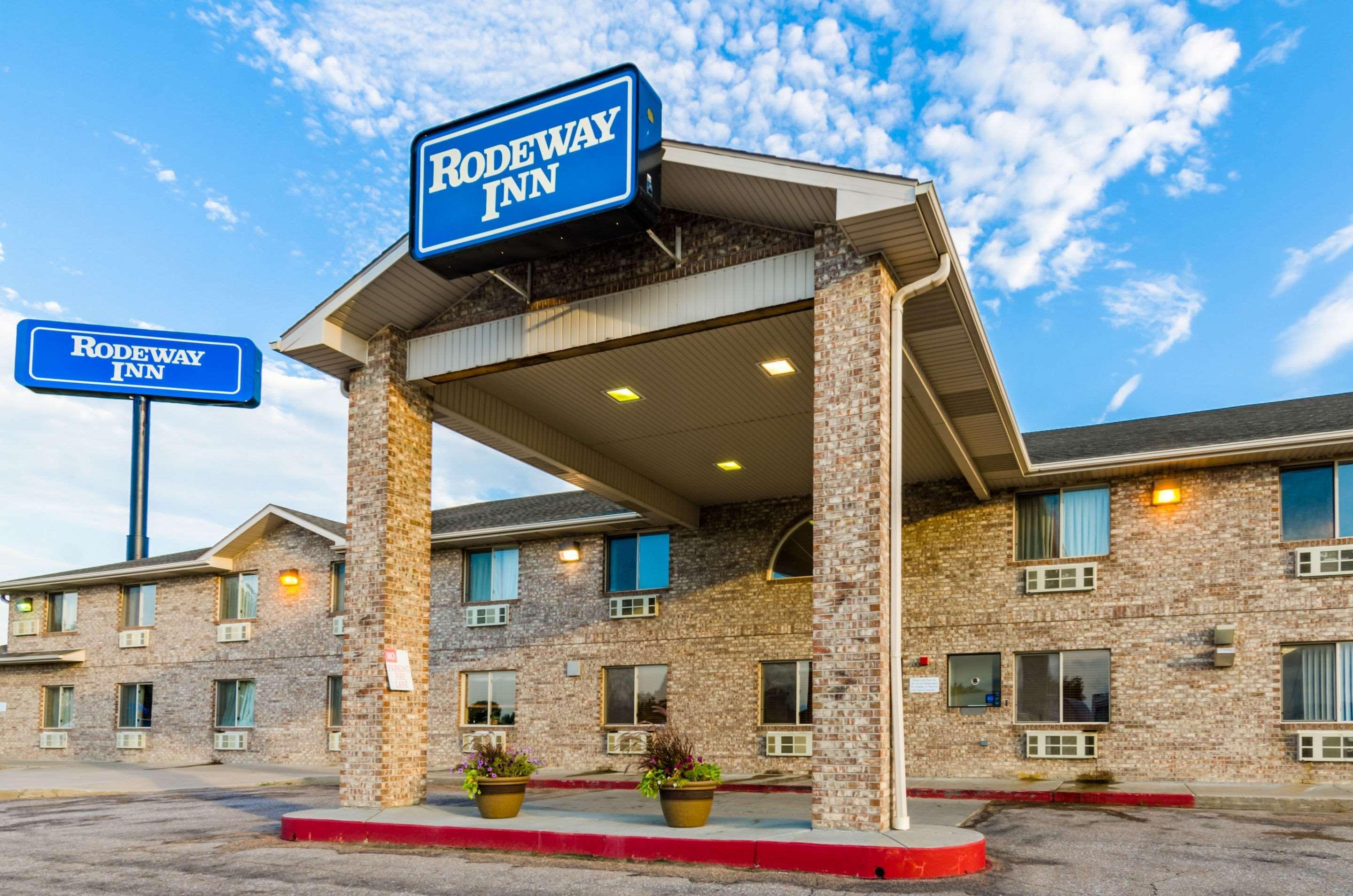 Super 8 By Wyndham Cozad Hotel Buitenkant foto